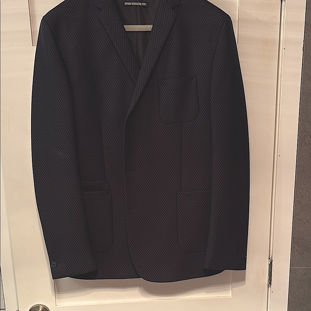 Black Sport Coat with Notched Lapels and Structured Shoulders